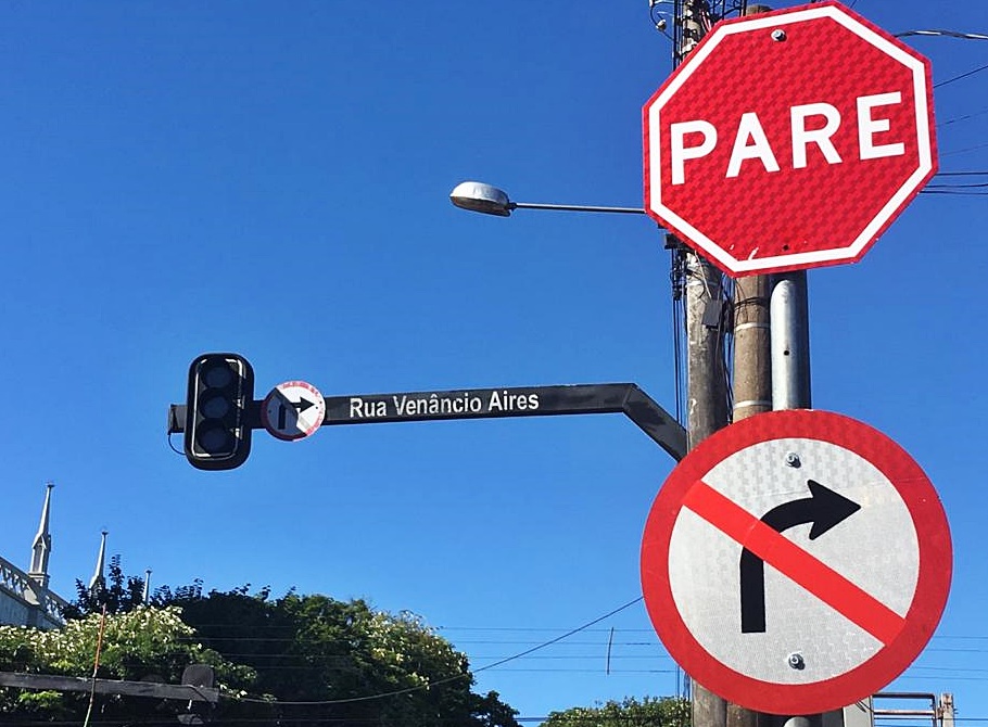 Prefeitura aguarda relatório técnico para conserto ou substituição de semáforos